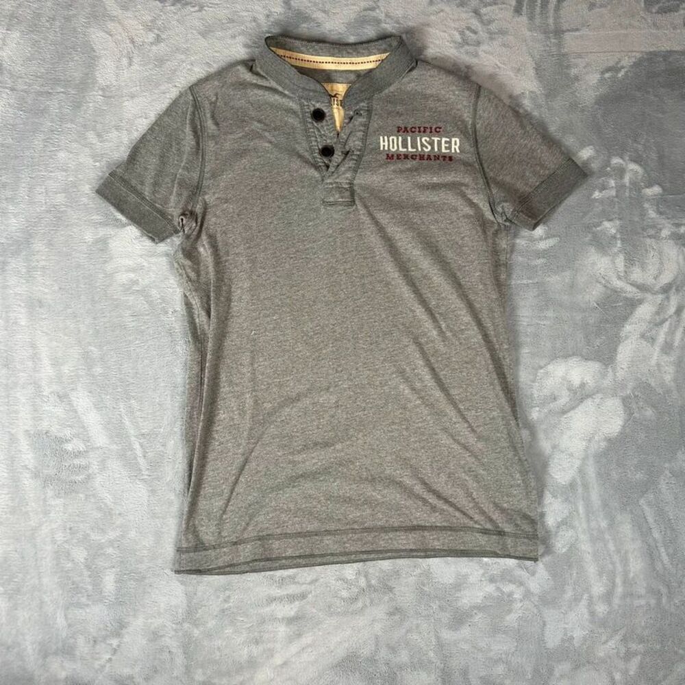 Men's Hollister Muscle Henley Style Shirt
